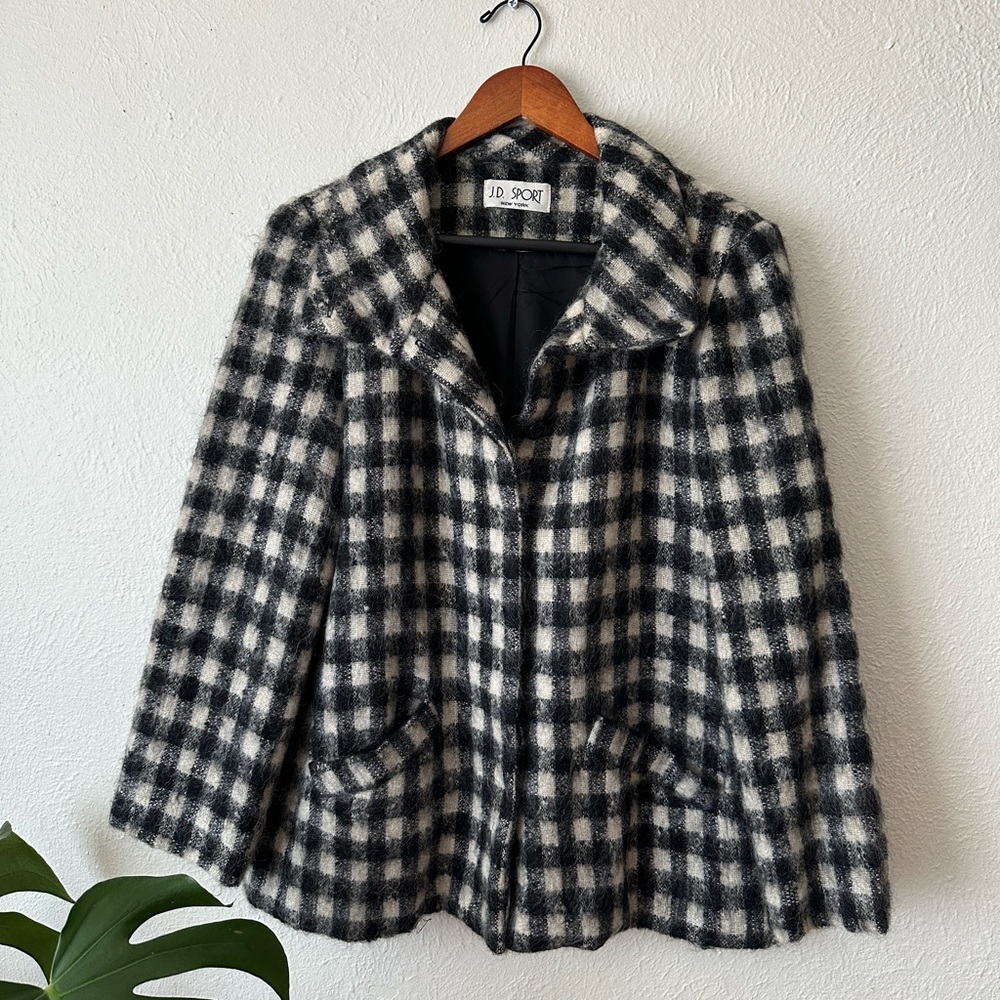 vintage houndstooth coat 🖤🤍🖤🤍